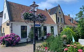 De Thuiskamer In Grou Als B&B Of Vakantiehuis